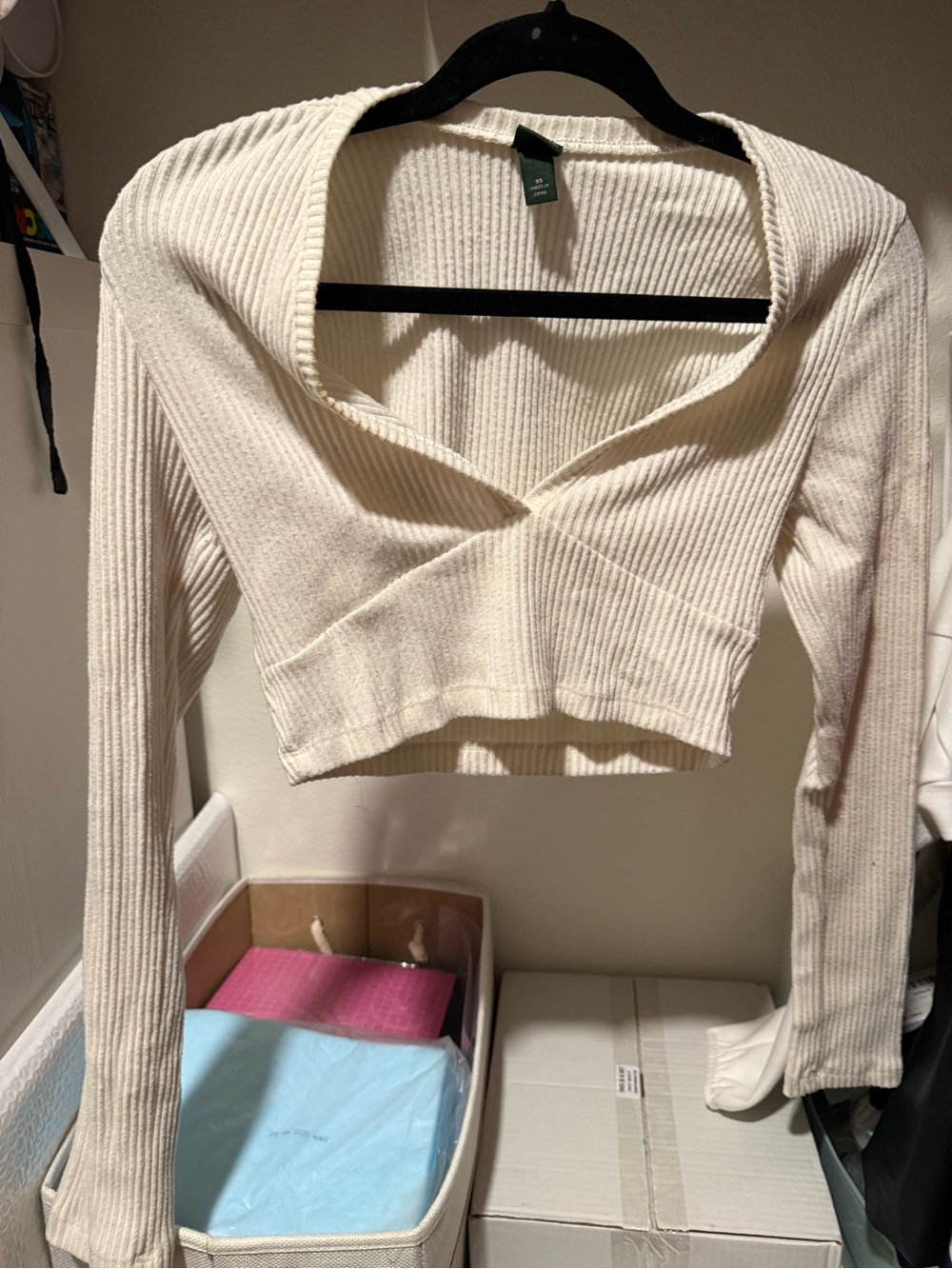 Talbots Cream Ribbed V-Neck Cropped Sweater